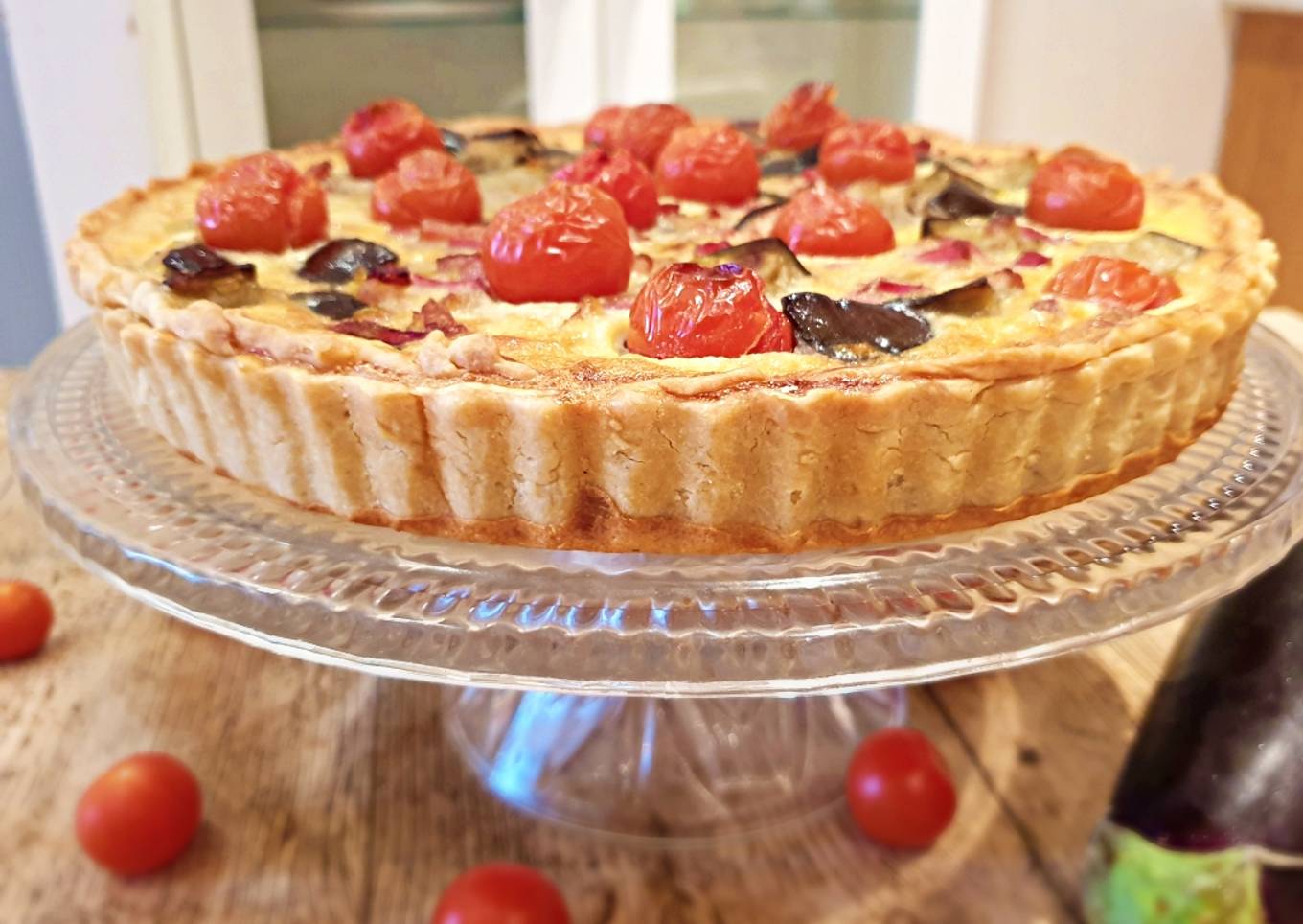 Quiche de berenjena y bacon con tomates cherry