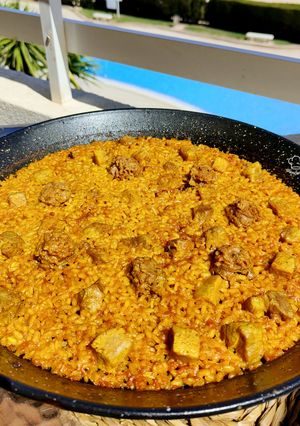 Una foto de Arroz con secreto y criollo a la sobrasada