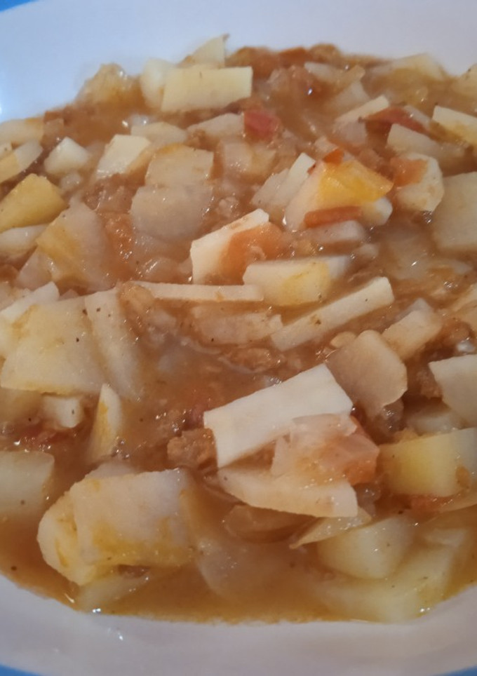 Una foto de Caldillo de papas con machaca (carne seca)