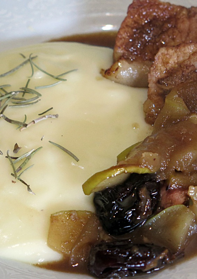Una foto de Carré de cerdo agridulce (con manzana y ciruela)