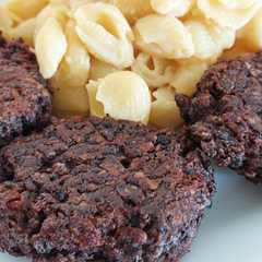 Una foto de Hamburguesas de porotos negros (sin pan rallado)