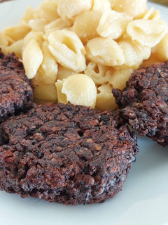 Una foto de Hamburguesas de porotos negros (sin pan rallado)