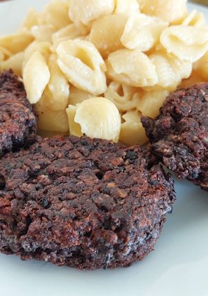 Una foto de Hamburguesas de porotos negros (sin pan rallado)