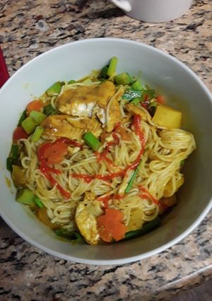 Hình của món Bún cá kho nghệ kèm pate.
