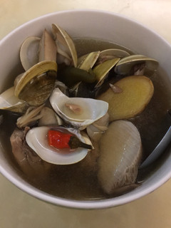 剝皮辣椒蛤蜊雞湯 的食譜成品照片