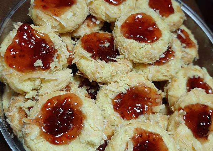 51. Cheesse Strawberry Thumbprint Cookies