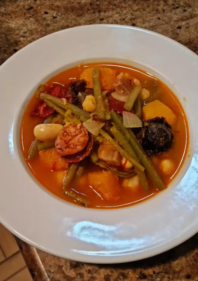 Una foto de Tagarnina fusionadas con un aire asturiano