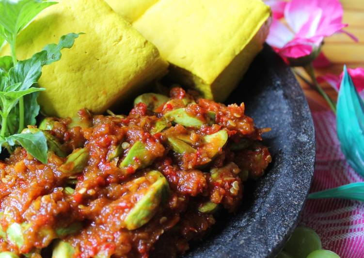Sambel pete tahu rebus