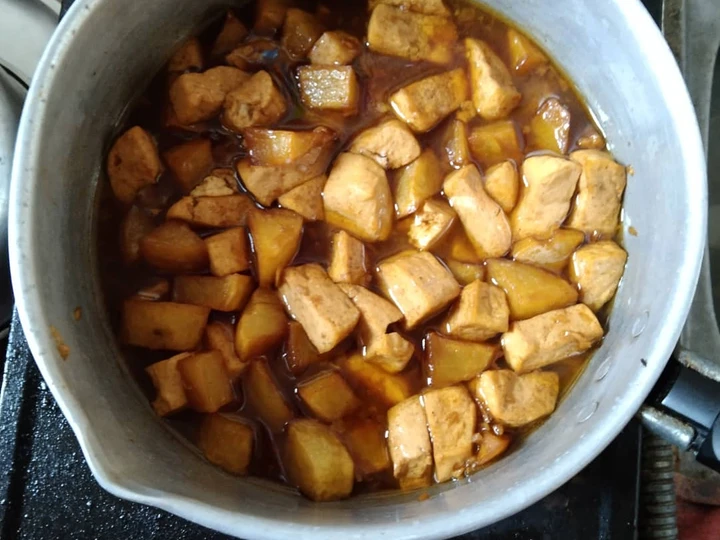 Cara Mudah Membikin Resep Semur Tahu Kentang yang Uenak Anti Ribet, Uenak Banget