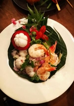 รูปของ ยำมังคุดกุ้งสด