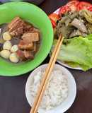 Thịt kho trứng cút nước dừa.🤗 kho bằng nồi cơm điện siêu tiện lợi