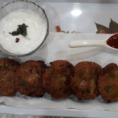 A picture of Kurkuri rice tikki.