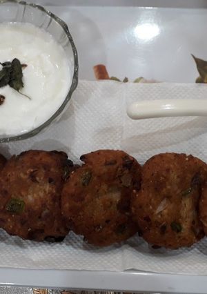 A picture of Kurkuri rice tikki.