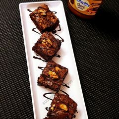 A picture of Choco Fudgy Walnut Brownie.