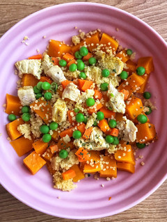 Una foto de Cous cous con calabaza y pollo 🍗