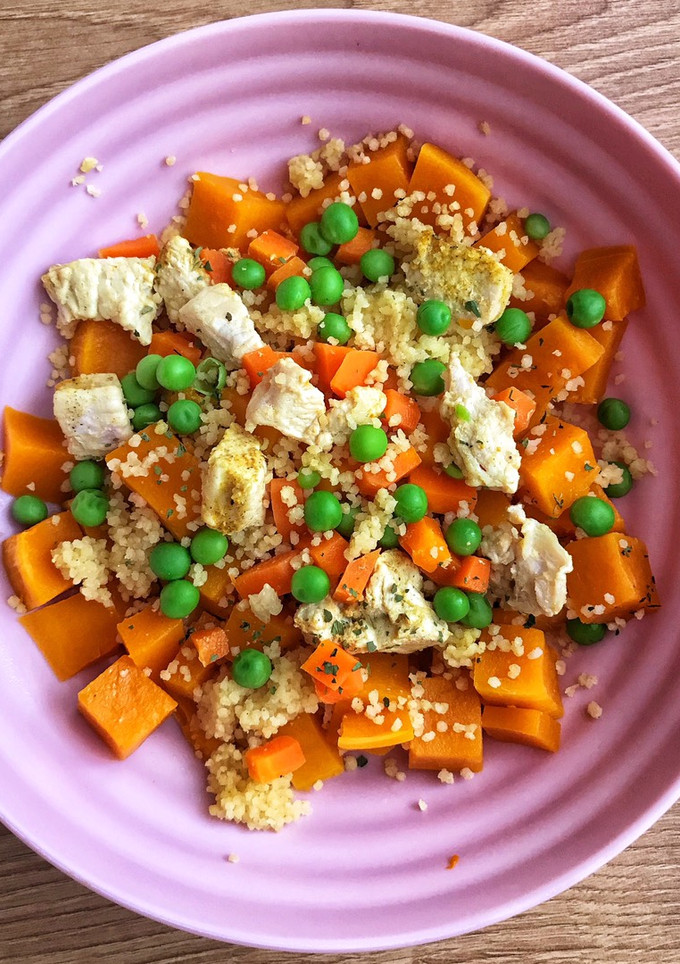 Una foto de Cous cous con calabaza y pollo 🍗