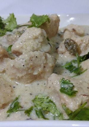 A picture of White Paneer Korma.