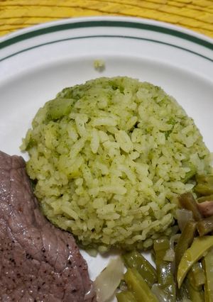 Una foto de Arroz al perejil con calabacitas
