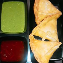 A picture of Aloo samose.