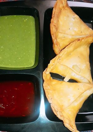 A picture of Aloo samose.