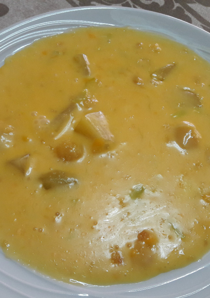 Una foto de 🇲🇽"Sopa de queso mejicana" vegana 🧀