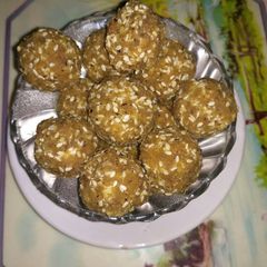 A picture of Ginger sesame small laddoo.