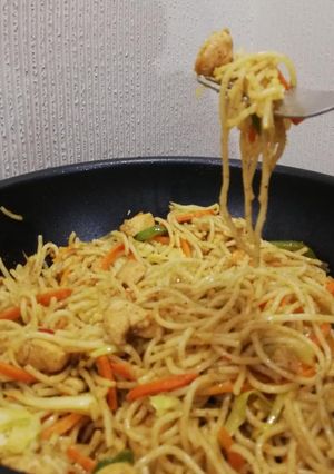 A picture of Spicy chicken spaghetti.