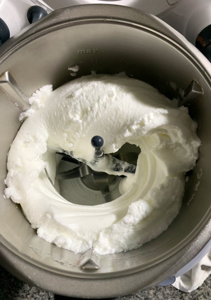 Una foto de Montar claras en Thermomix