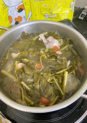 Hình của món Canh dưa chua sườn sụn.