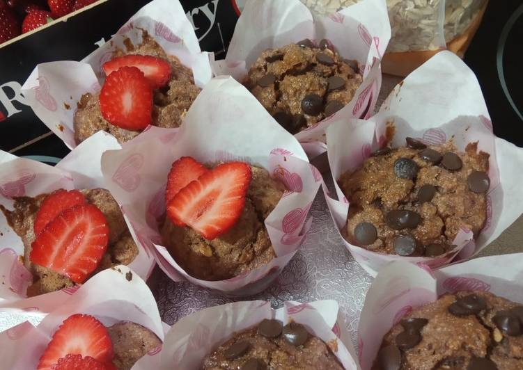 Muffins integrales de fresas naturales, avena y yogurt