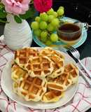 Bánh mì waffle trứng muối - chà bông