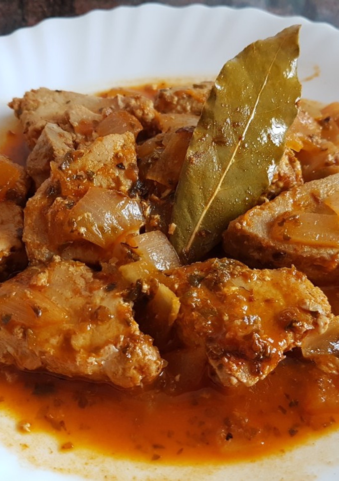 Una foto de Atún fresco en salsa de vino