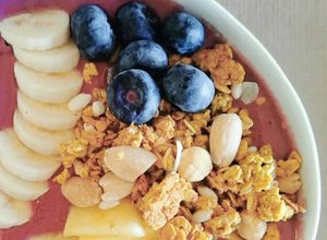 Foto de Smoothie Bowl de Banana e Morango