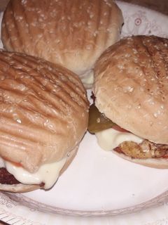 صورة لوصفة برجر دجاج 😋