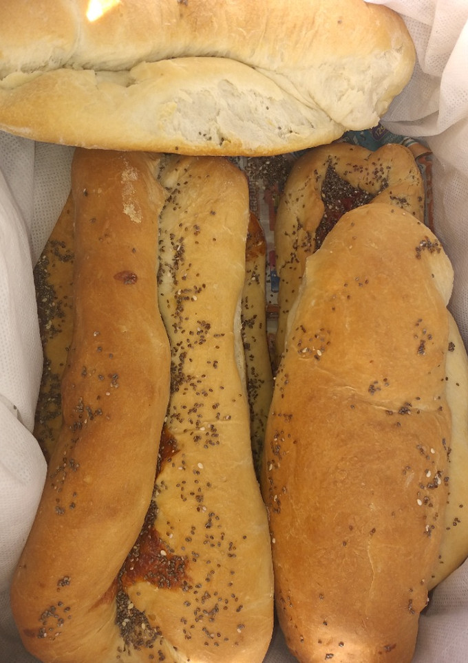 Una foto de Pancitos rellenos de salame y queso 🧡 fácil y económico!