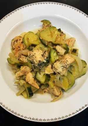 Une photo de Blancs de Poulet & Courgettes Express