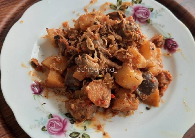 Cara Gampang Membuat 45.Balado kentang ati ampela yang Enak Banget