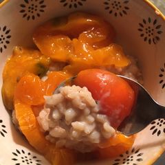 A picture of Persimmons and sweet rice.