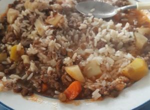 Una foto de Guiso de lentejas con carne picada