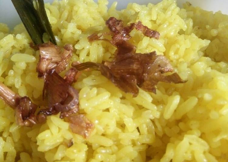 Nasi kuning khas manado