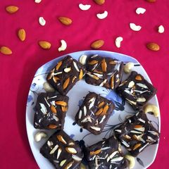 A picture of Chocolate Biscuit Burfi.