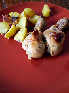 Una foto de Jamoncitos de pollo al ajillo con limón