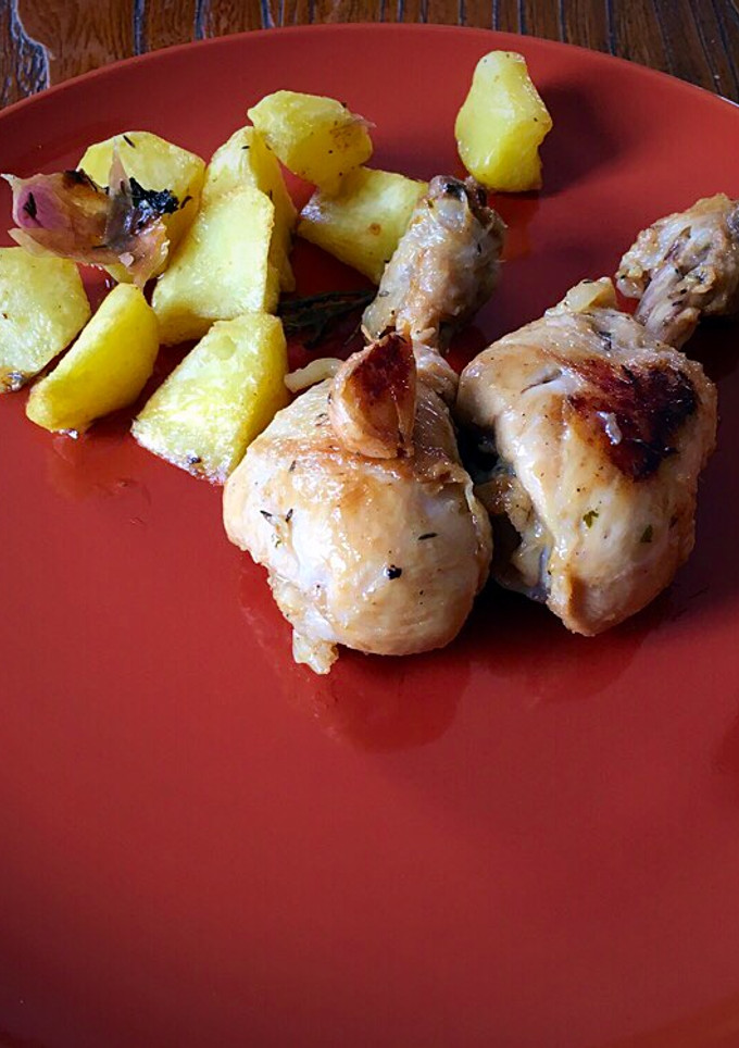 Una foto de Jamoncitos de pollo al ajillo con limón