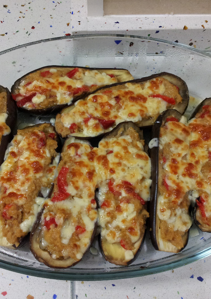 Una foto de Berenjenas rellenas de pimientos