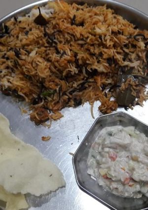 सोया बिर्याणी (soya biryani recipe in marathi) रेसिपी चे मुख्य फोटो