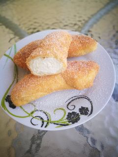 Rántott kifli túróval töltve recept fotója