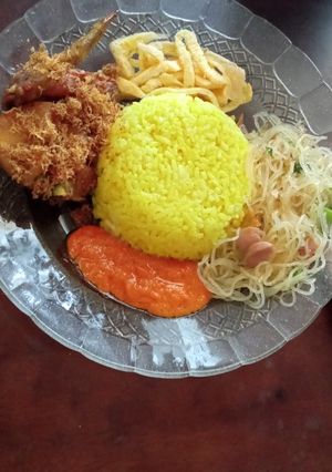 Foto resep Nasi kuning lengkap