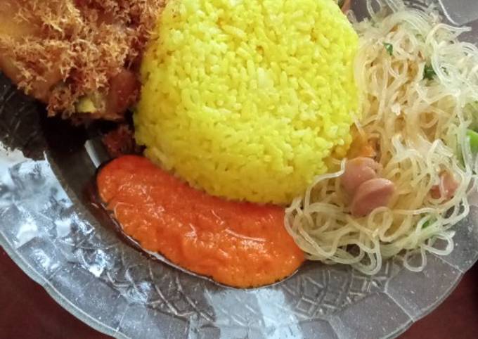 Cara bikin Nasi kuning lengkap