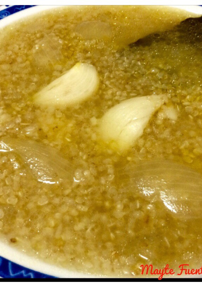 Una foto de Sopa de fume de pescado con quinoa