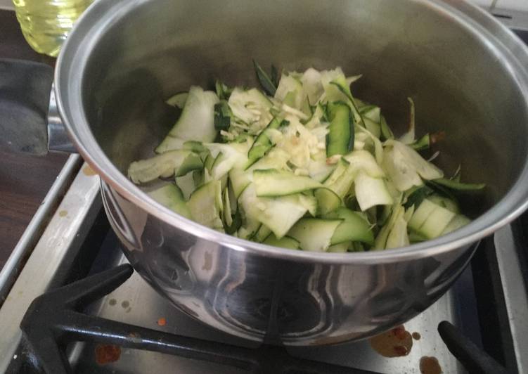 Steps to Prepare Favorite Melted Courgette Ribbons and Pasta